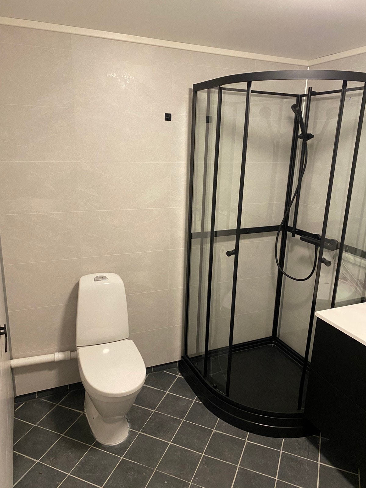 Bad med 90x90 dusjkabinett Galleribilde
