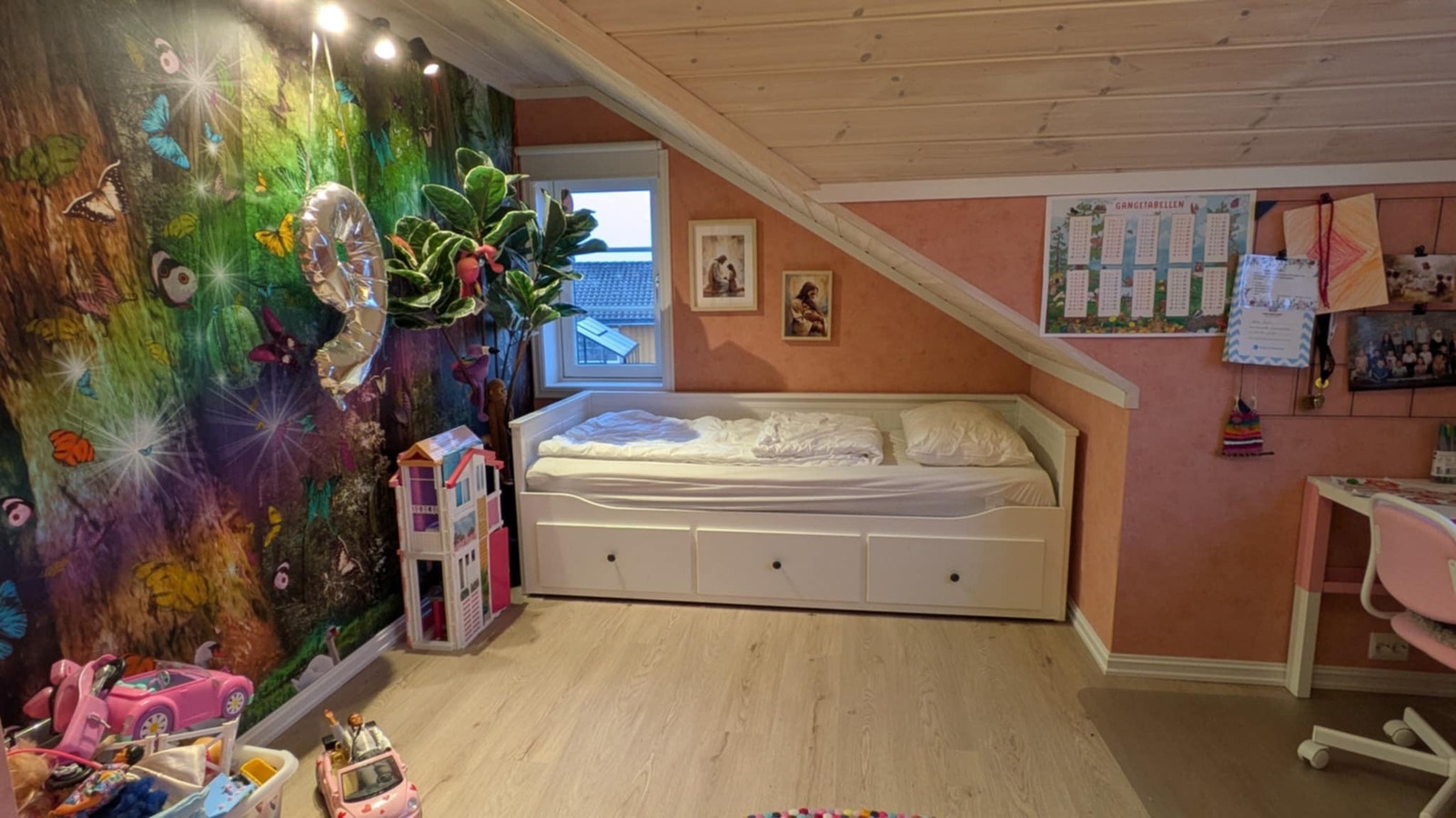 Loft soverom. Lystette rullegardiner Galleribilde