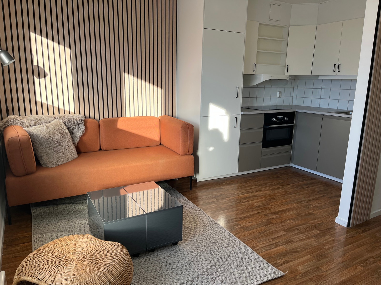 Nytt kjøkken med nye hvitevarer Galleribilde