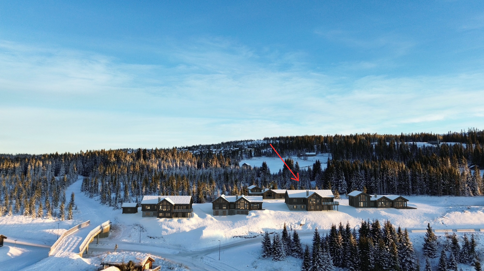 Fantastisk beliggenhet fremst på feltet og med fantastisk utsikt mot vest, sør og nord. Galleribilde