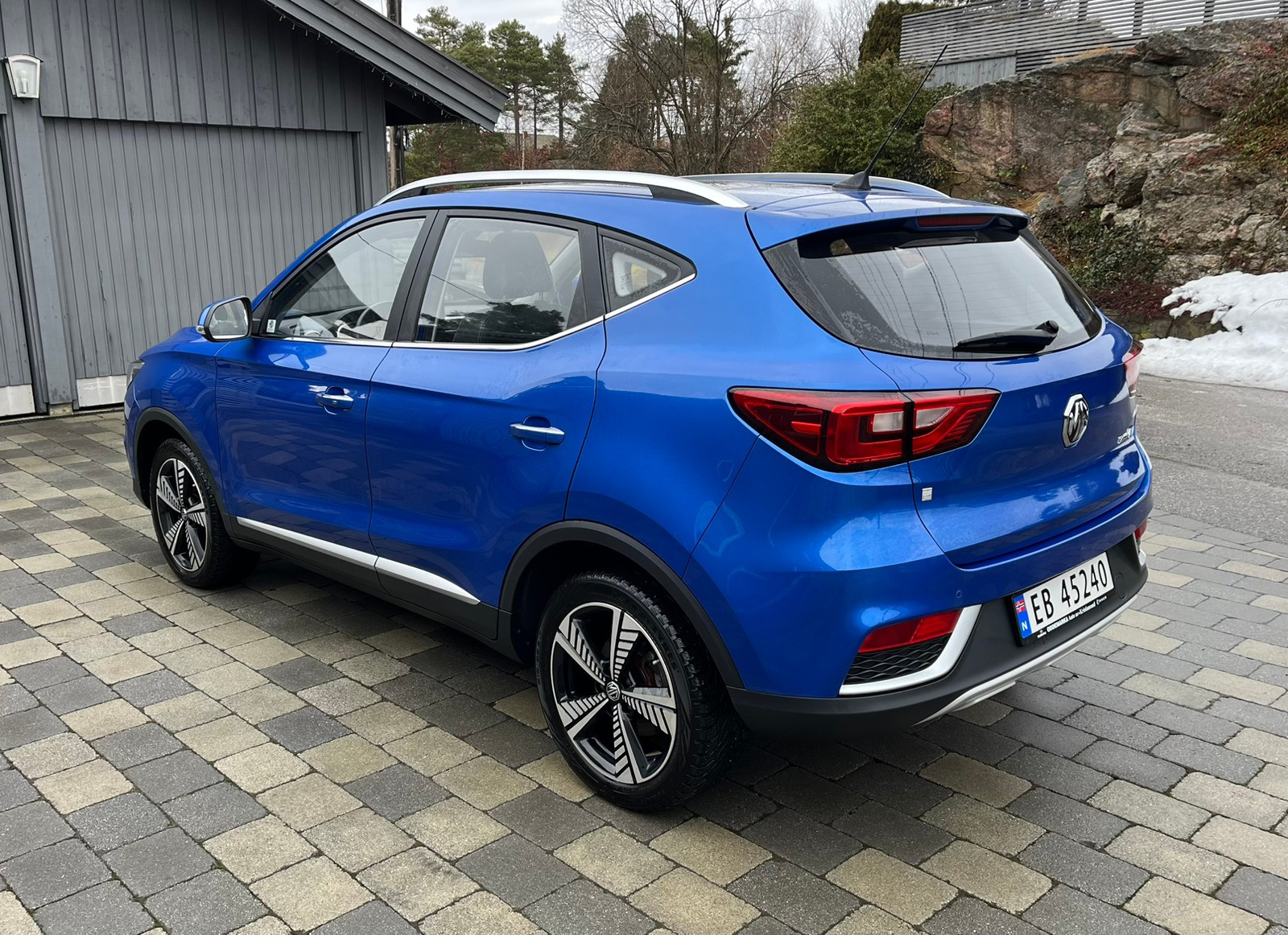 MG ZS EV Luxury 3