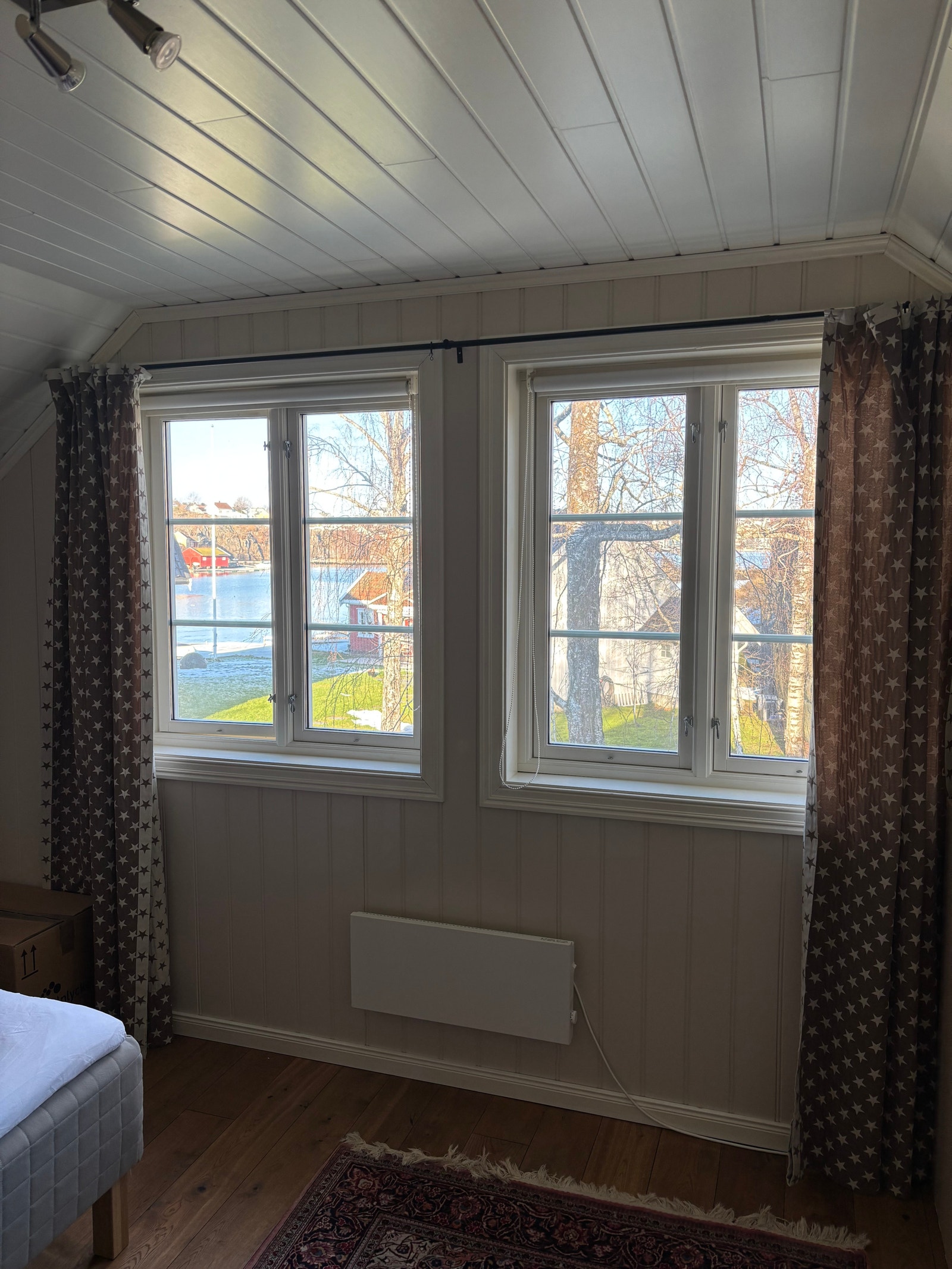 Utsikt mot sjø Galleribilde