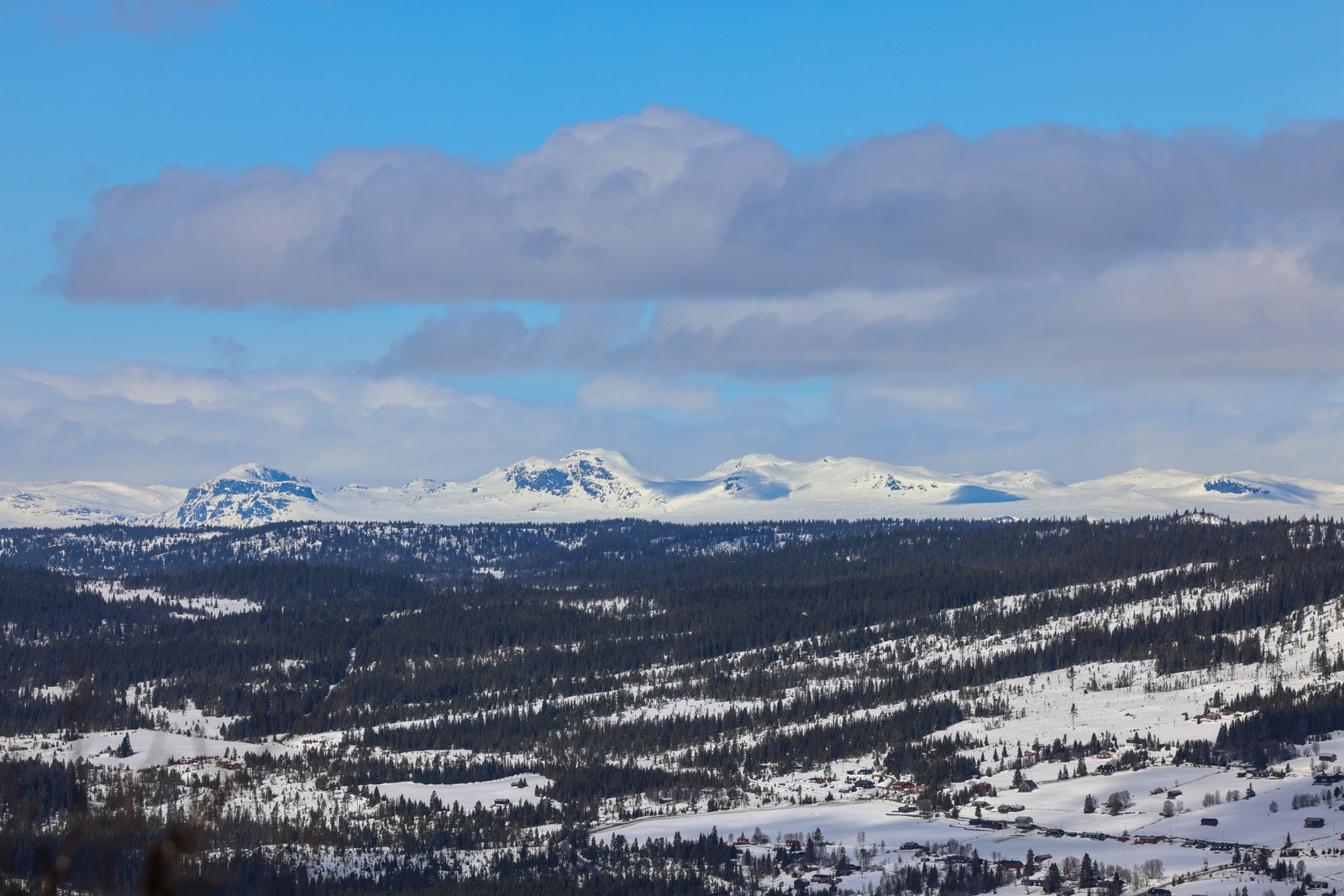 Nydelig utsikt mot Hemsedalsfjellene. Galleribilde