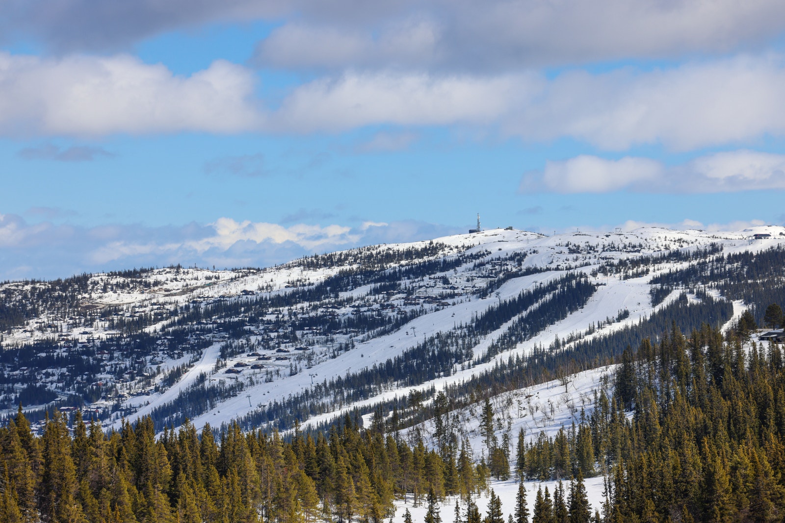 Utsikt mot Alpinsenteret. Galleribilde