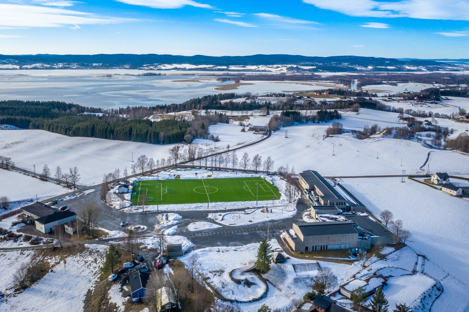 Dalen skole. Galleribilde