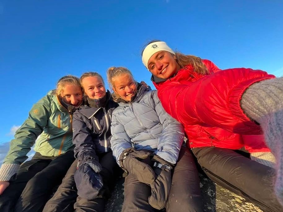 Alle oss :) Helene fra venstre, så Hanna, Mathilde og Naomi (meg) helt til høyre. Galleribilde