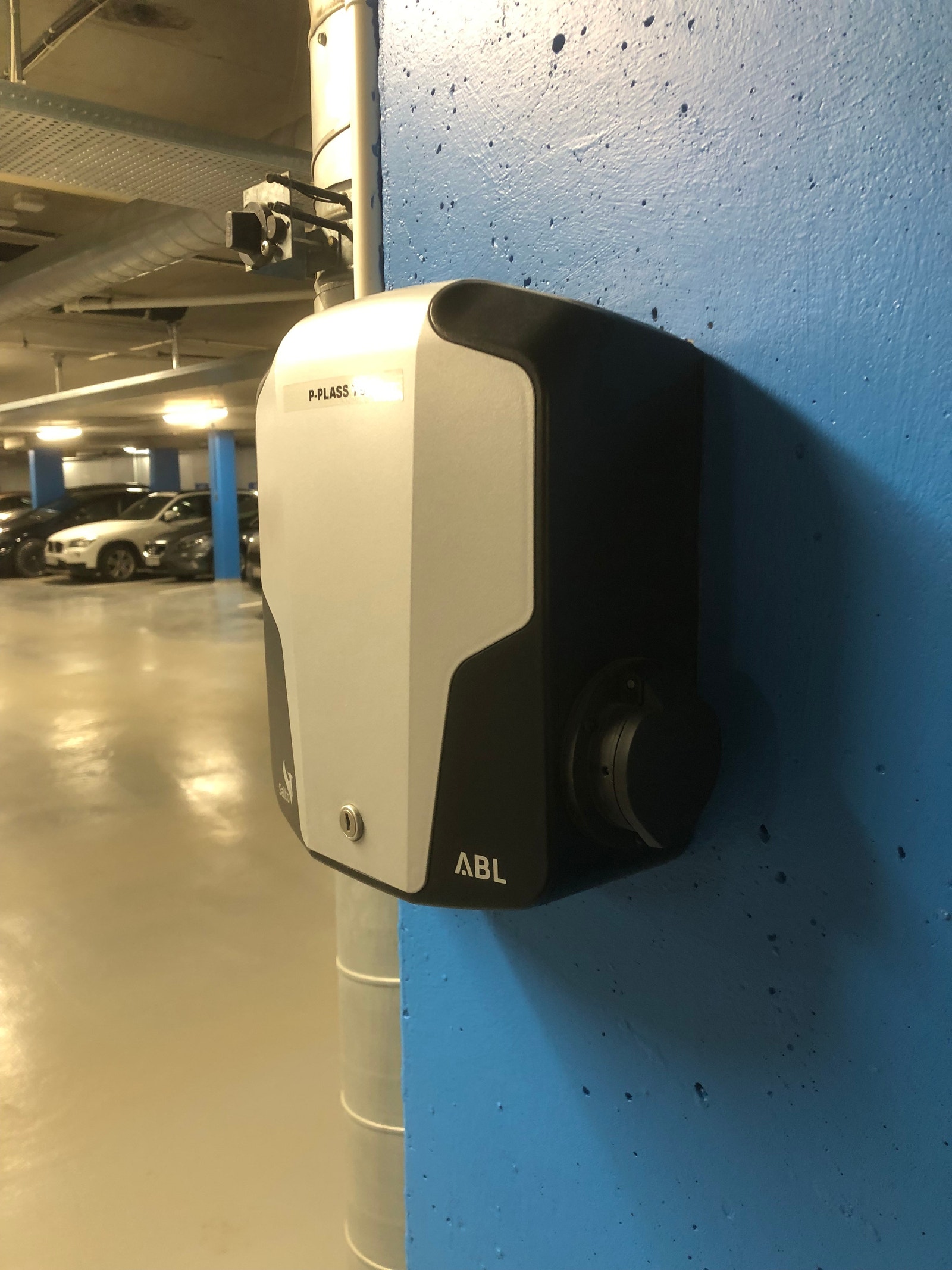 Ladestasjon for elbil Galleribilde