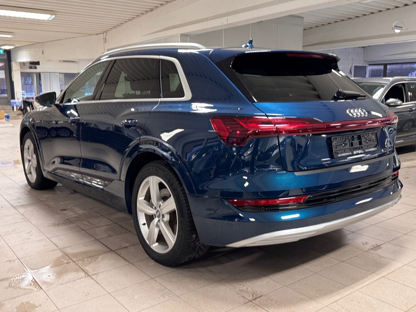 Audi e-tron 50 Advanced Sport Del-Skinn Luft Krok Kamera EU03/26 3