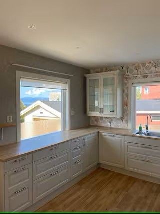 Kjøkken med god plass Galleribilde