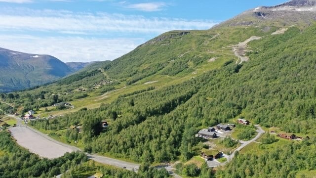 Solfylt, god utsikt og byggeklare Galleribilde