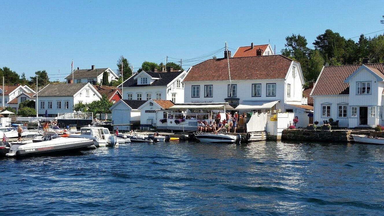 Lyngør Pers Brygge Galleribilde