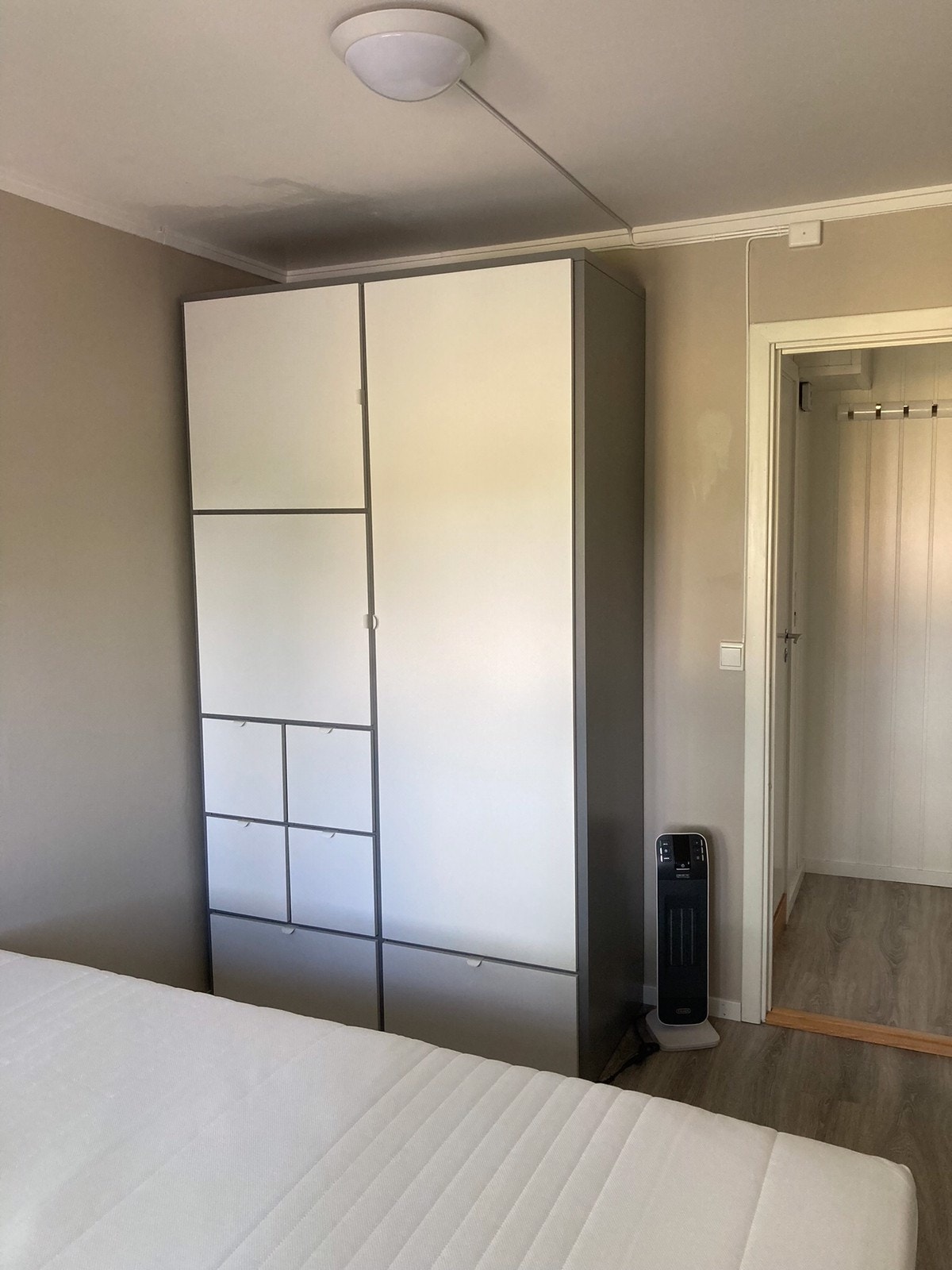 Garderobeskap soverom Galleribilde