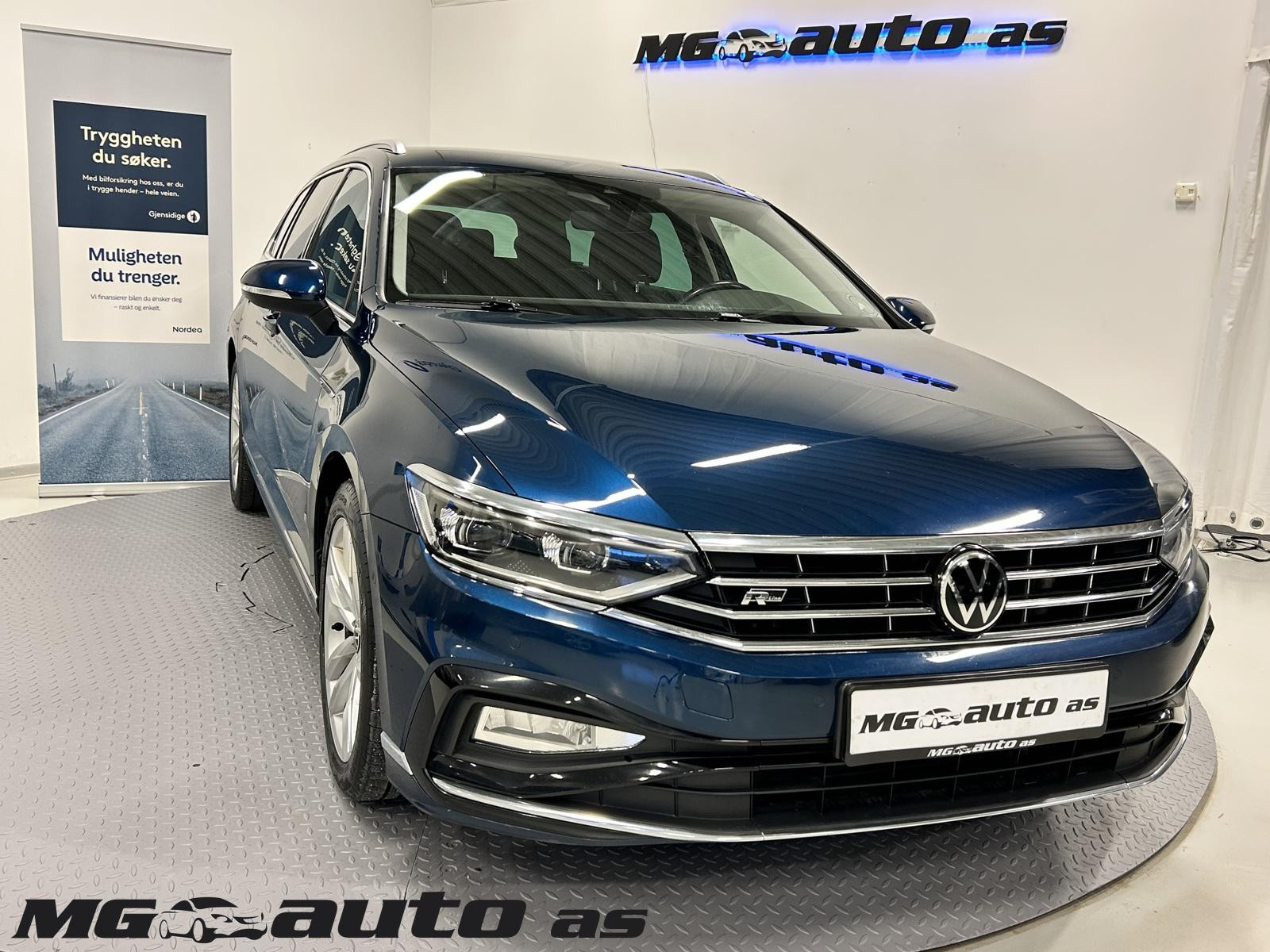 Volkswagen Passat 200HK 4MO*DSG*R-LINE*ADAP CRU*NAVI*KAMERA*WEBASTO*KROK