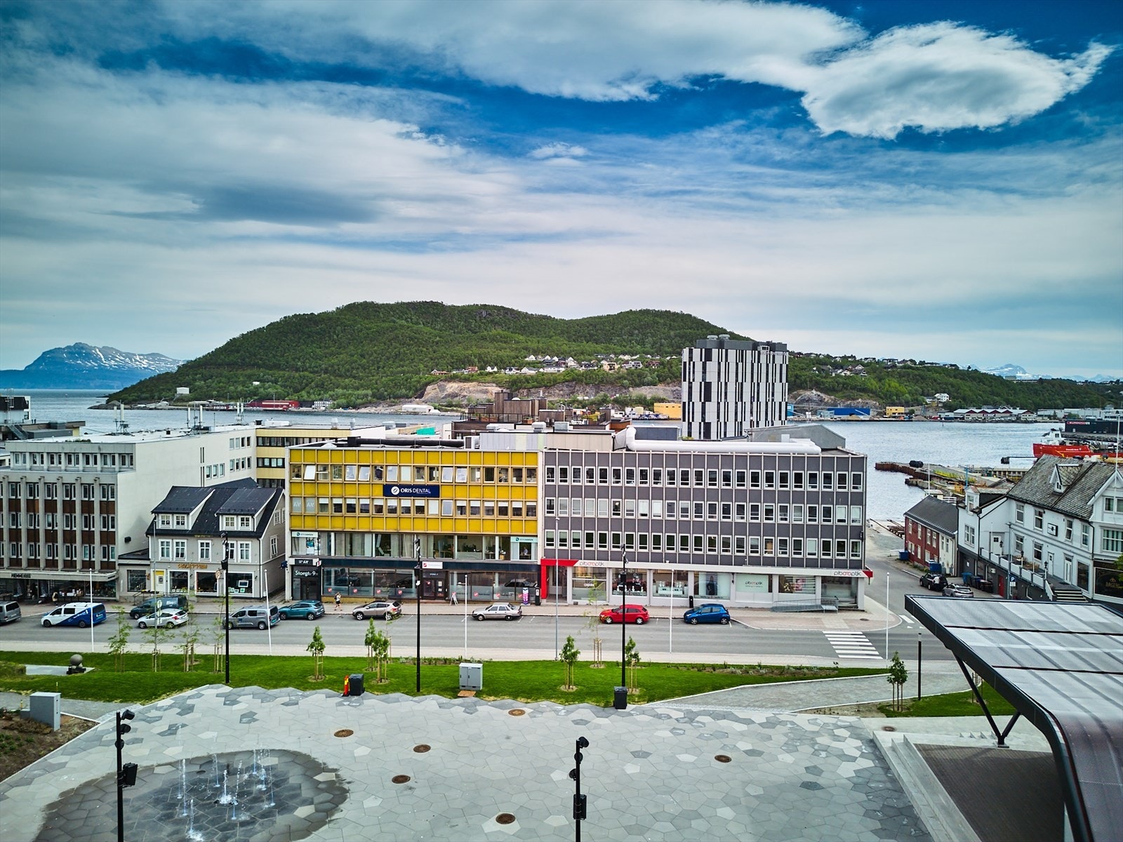 Utsikt mot sørøst Generalhagen, havet og Gansås mot Harstadbotn Galleribilde