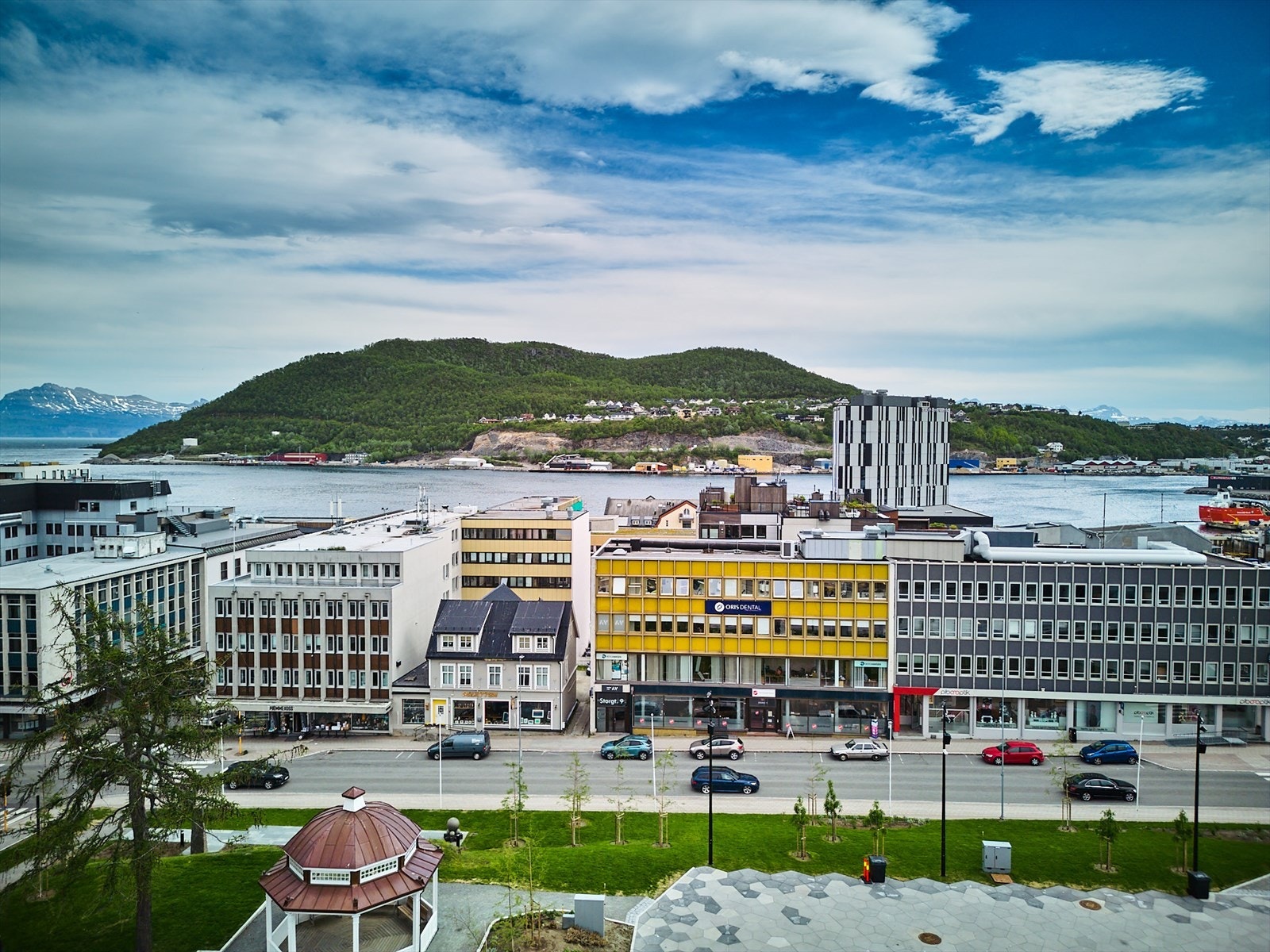 Harstads nyeste og fineste leilighet tilbyr selvfølgelig den beste utsikten. Galleribilde