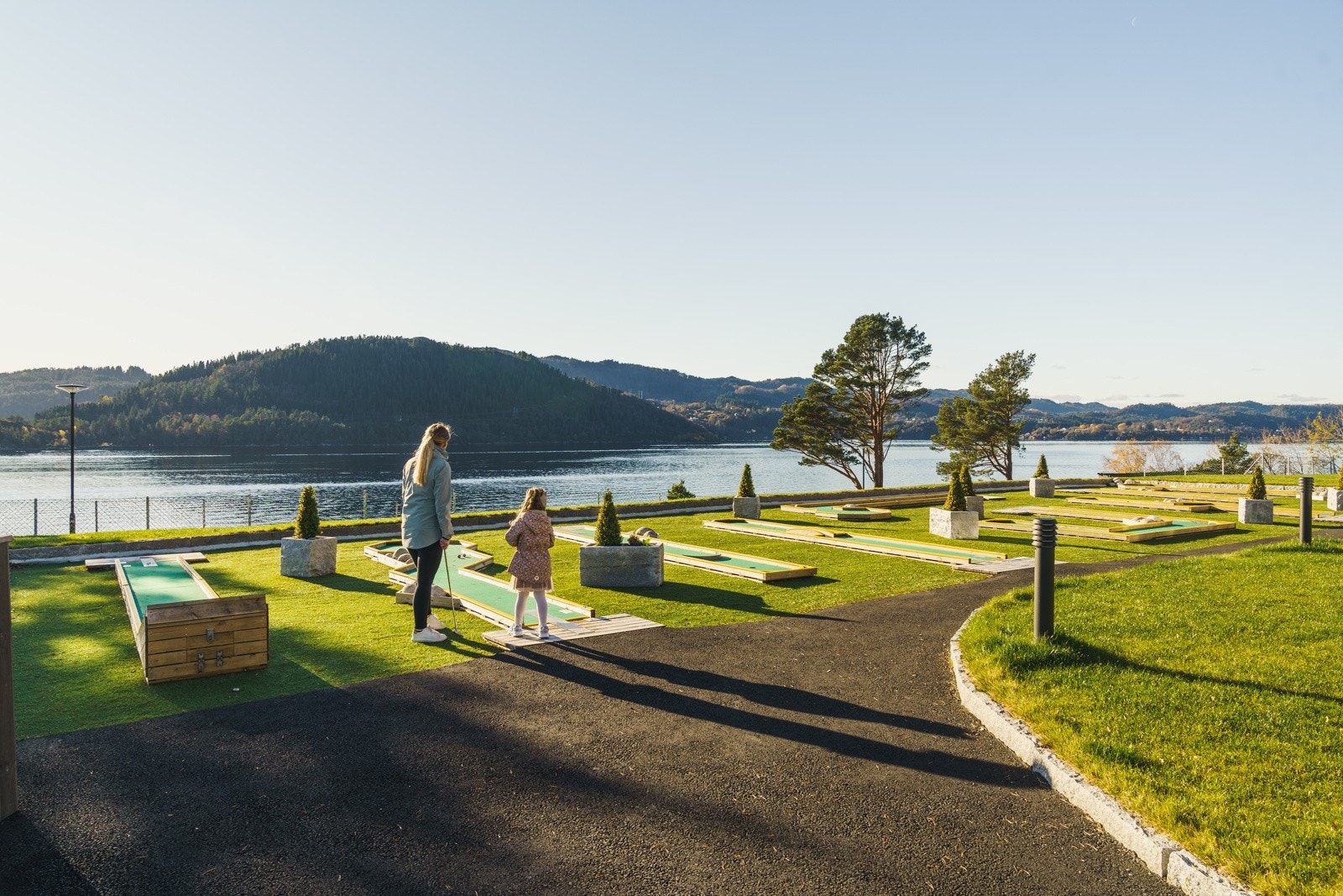 I Alverparken er det etablert minigolfanlegg. Galleribilde