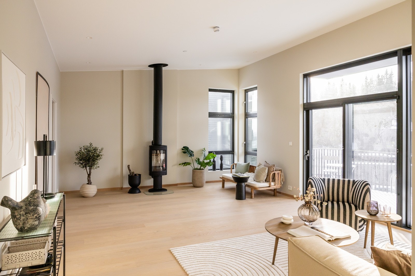 I stuen er det i tillegg vedpeis i leilighetene. Foto er fra leilighet 3004 som har lik standard og planløsning. Galleribilde