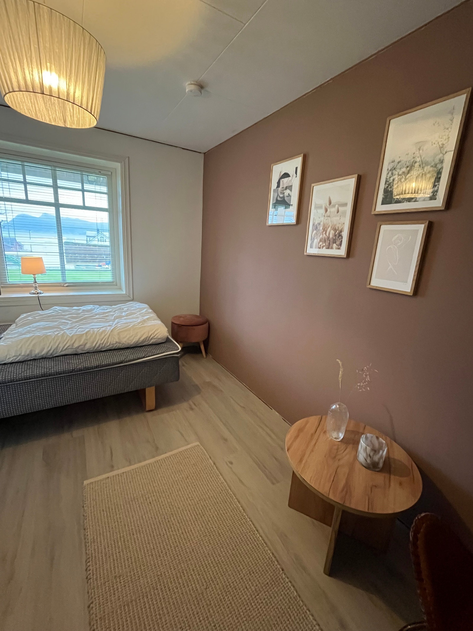 Soverom nr 1 i kjeller Galleribilde