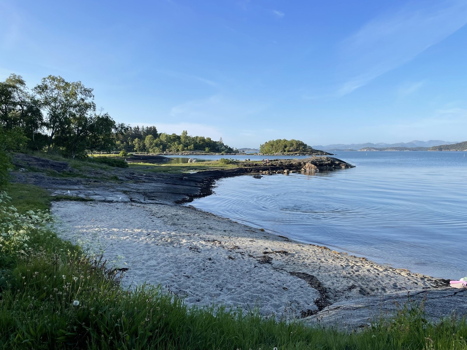 Hinna er et fantastisk sted å bo. Nært det meste, og Vaulen badeplass er like i nærheten. Galleribilde