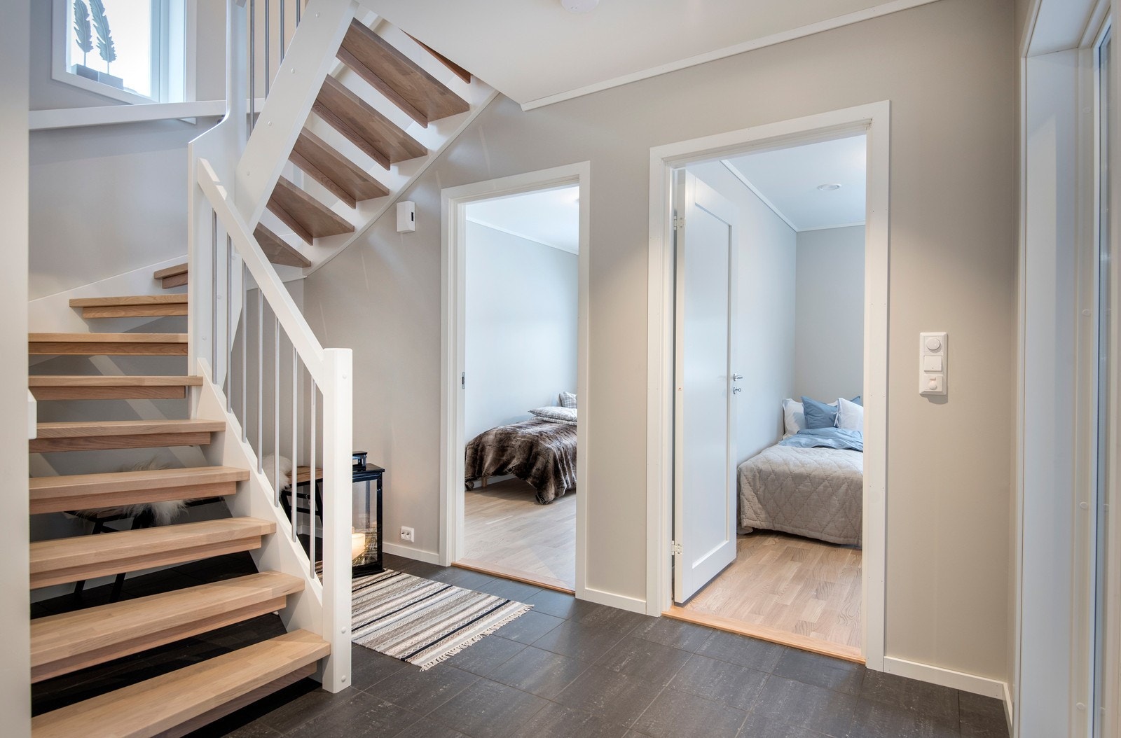 Innvendig trapp fra Trapperingen i eneboliger og tomannsbolig. Illustrasjonsfoto. Galleribilde