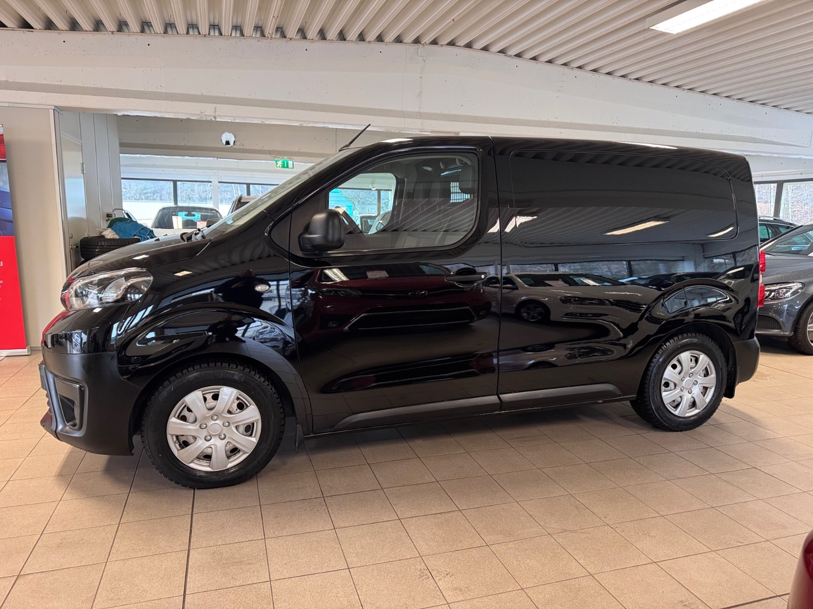 Toyota Proace 1.6D 95Hk DAB+ Ettermontert R.Kamera Ny.Service EU07/26 2