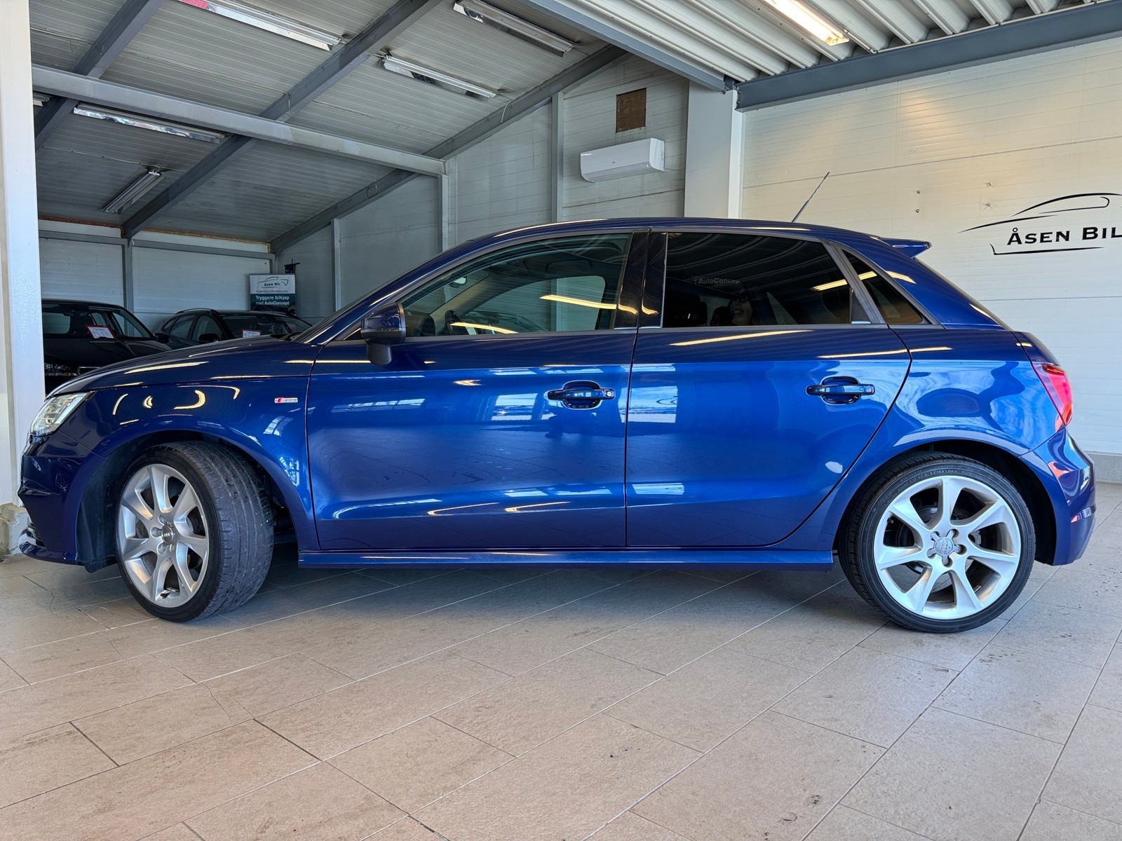 Audi A1 95HK-TSI-S-LINE*P.SENSOR*BLÅTANN*DAB*CRUISE*MULTIRATT++ 3