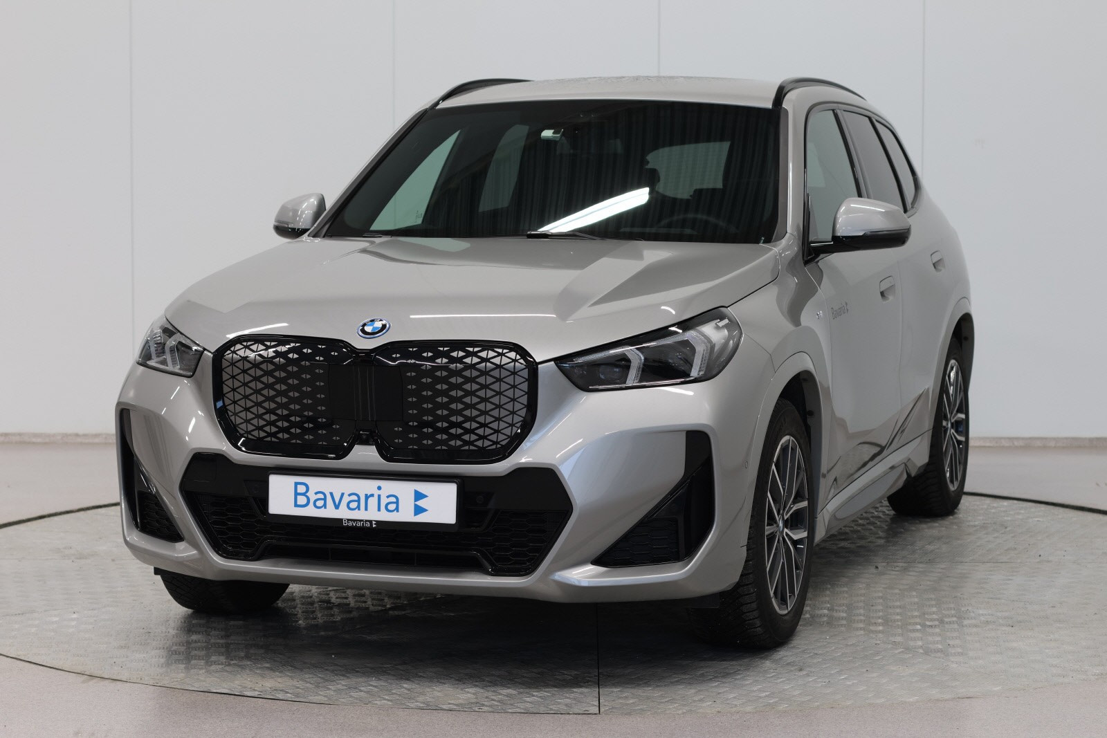 BMW iX1 xDrive30 Fully Charged Premium E. (K) H/K,Krok,Head up!