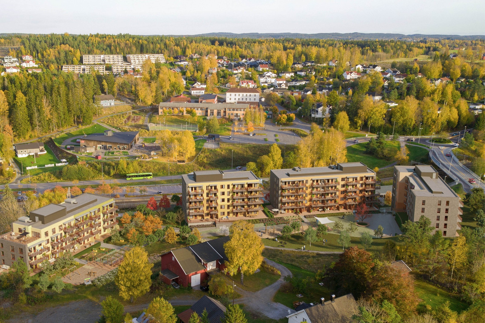 Gamle Langhus Gård er vernet og er et fint midtpunkt i Tunet Galleribilde