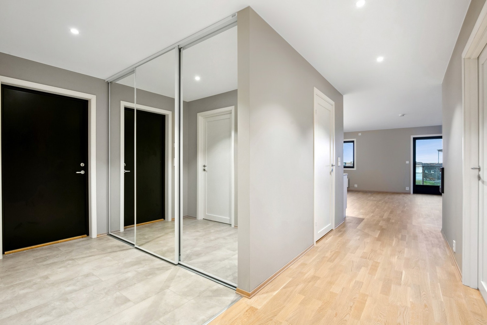 Romslig gang/hall med garderobe Galleribilde