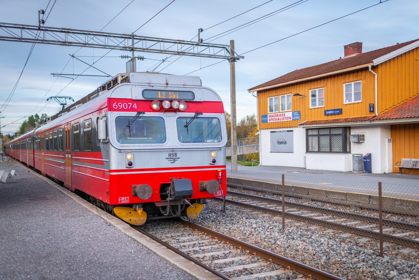 Ta toget til Oslo 23minutter! Ski -et stopp! Galleribilde