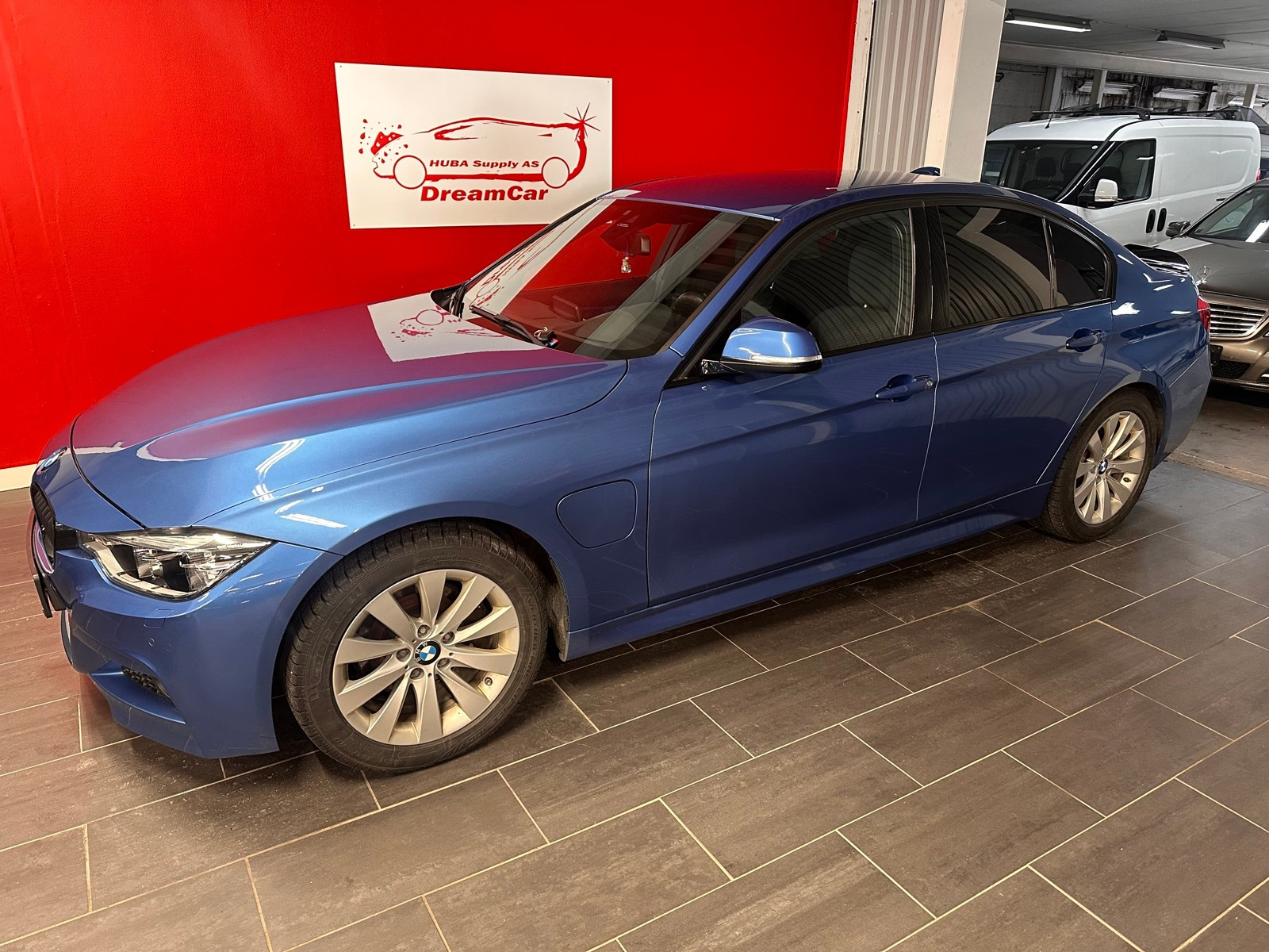 BMW 3-serie 330e iPerformance 2