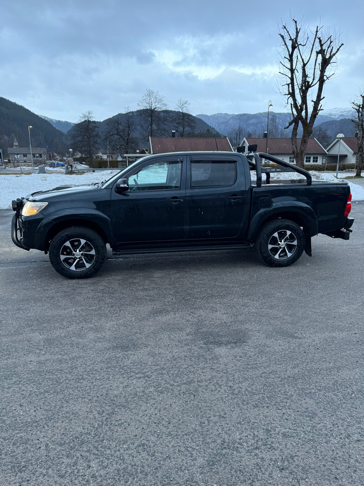 Toyota HiLux 2