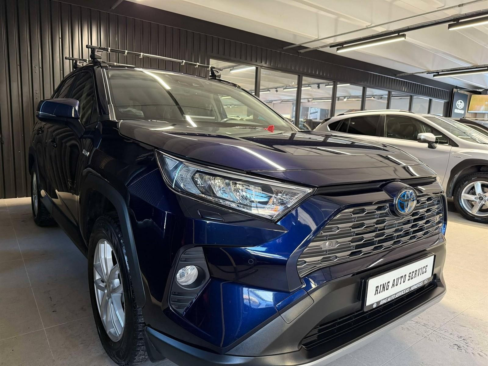 Toyota RAV4 2.5 HYBRID LIFE |Tektyl|Krok|Alle servicer|EU-2027 3
