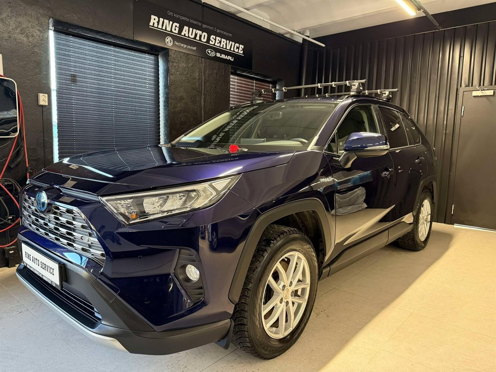 Toyota RAV4 2.5 HYBRID LIFE |Tektyl|Krok|Alle servicer|EU-2027