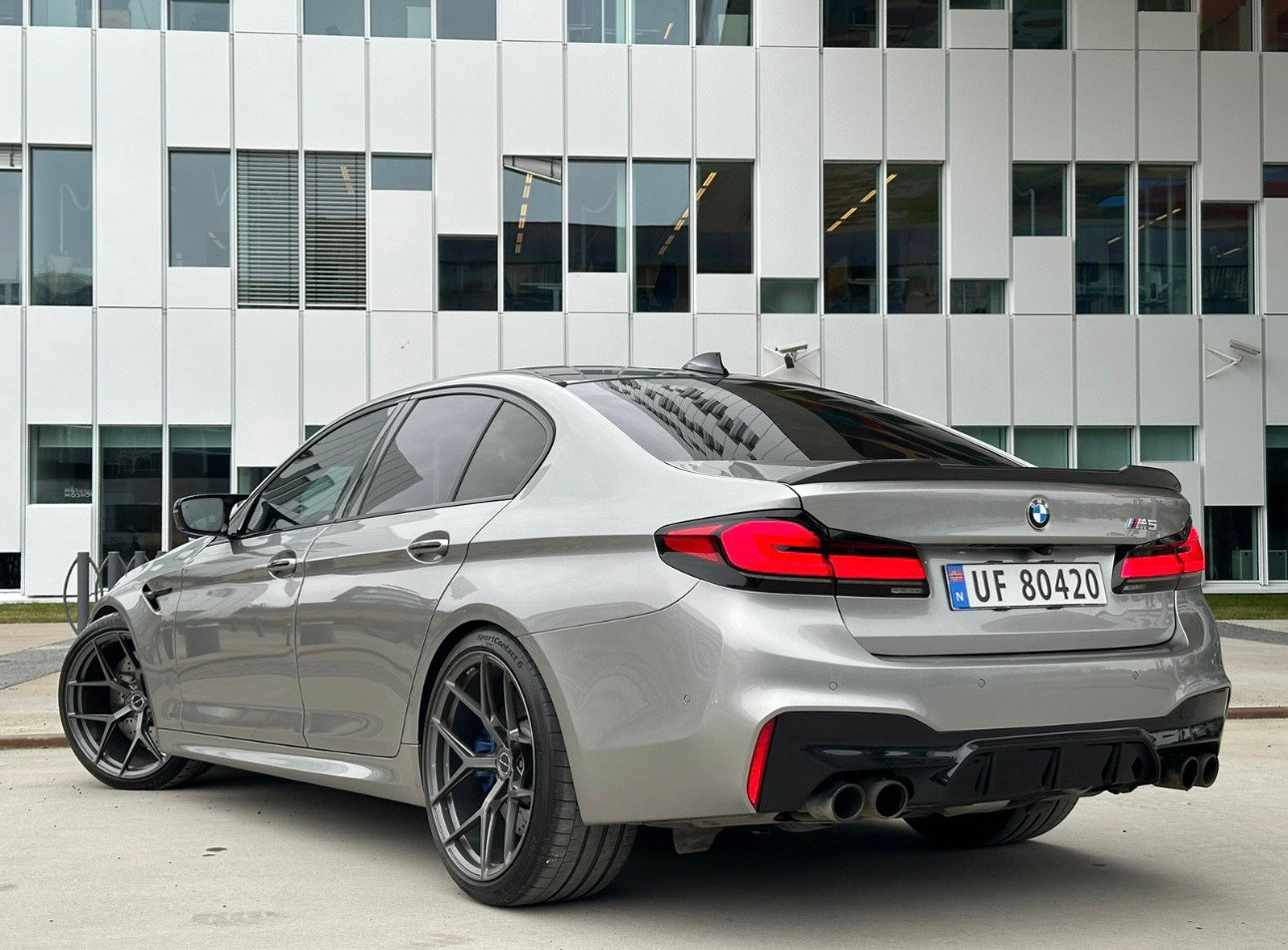 BMW M5 Topputstyrt og påkostet! 2