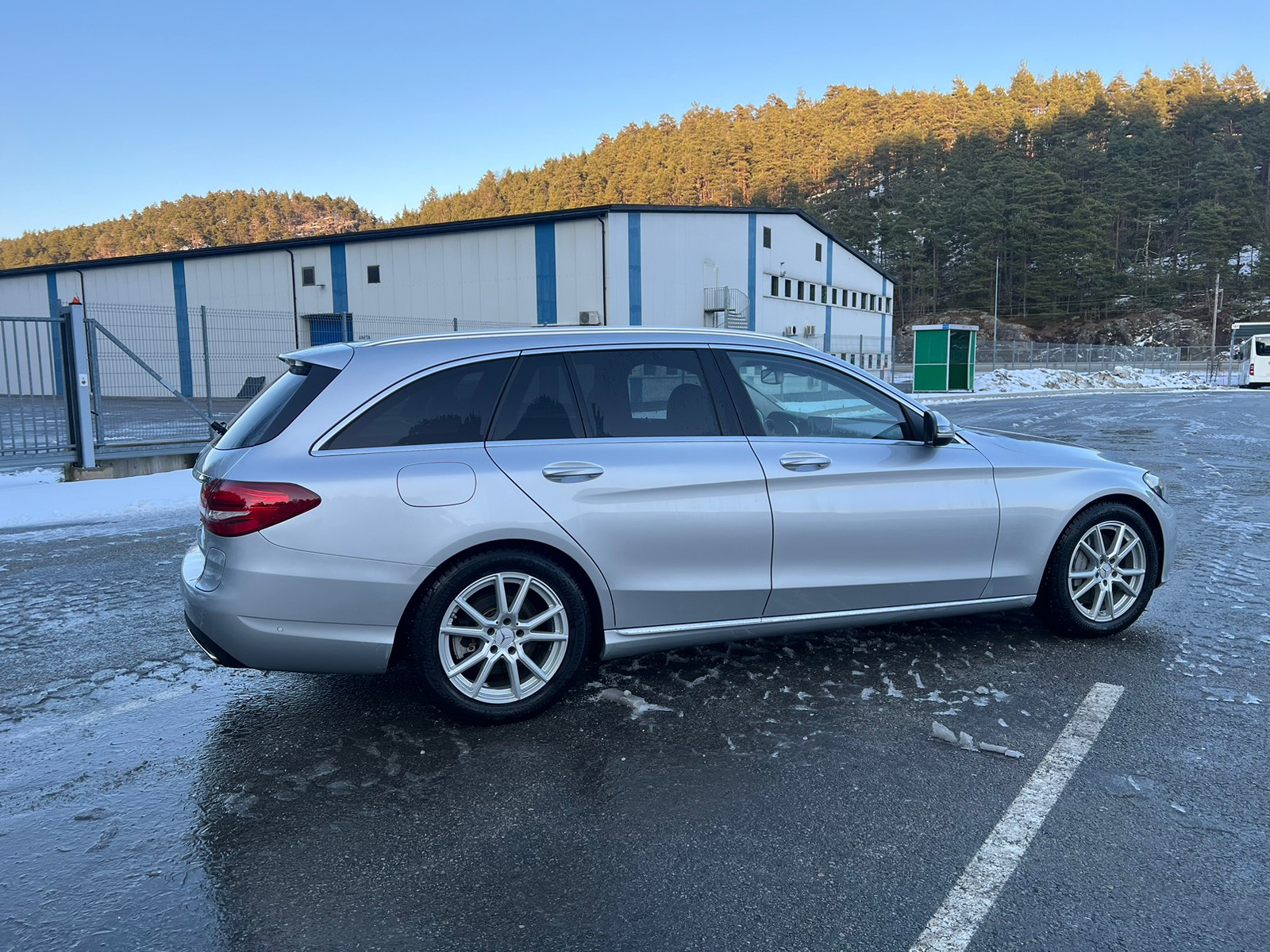 Mercedes-Benz C-Klasse C350e 3