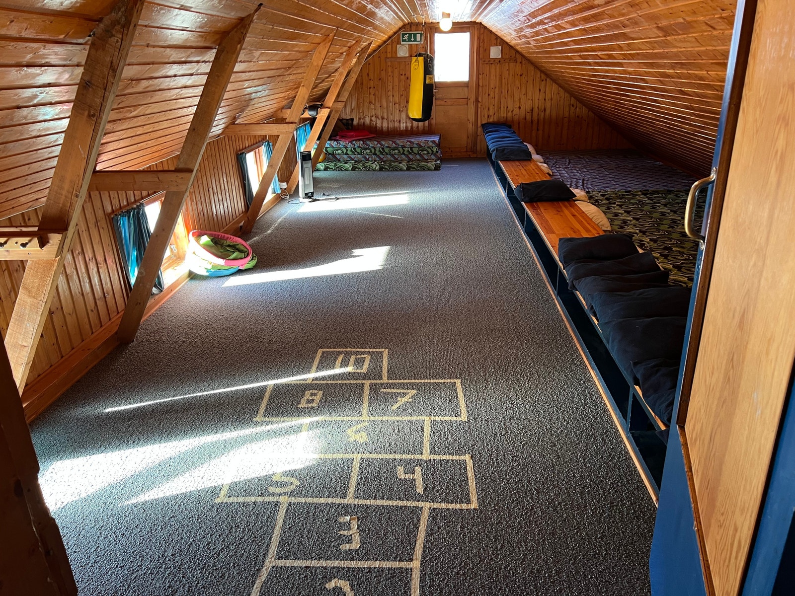 Aktivitetsrom/sovesal med plass til ca.12 personer Galleribilde