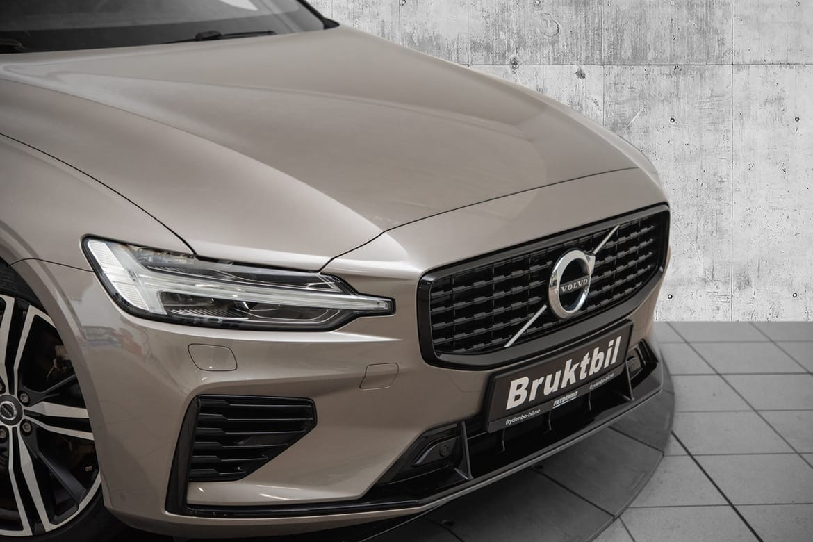 Volvo V60 Recharge T6 R-Design HFESTE|PANO|RKAM|H&K|NAVI++ 2