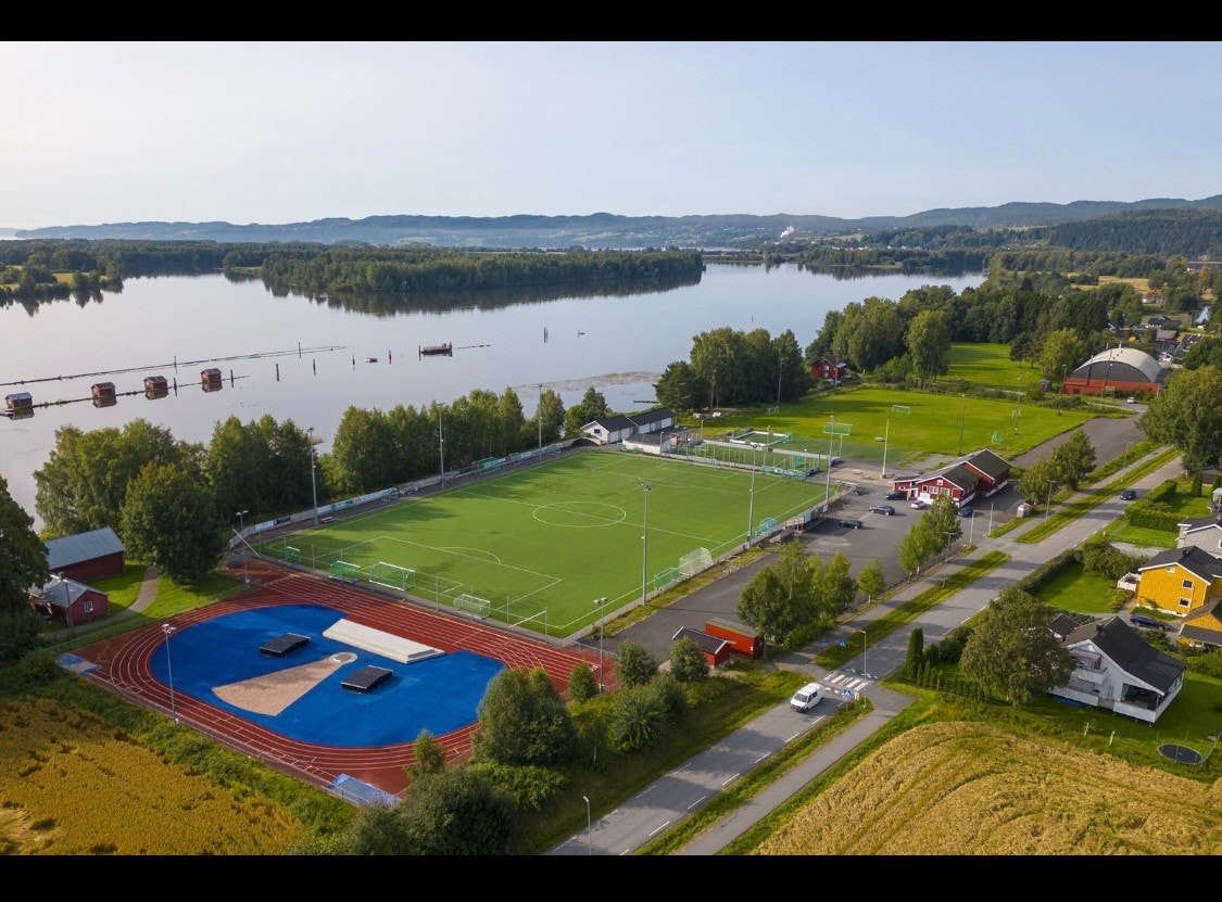 Bildet ovenfra det gule huset Galleribilde