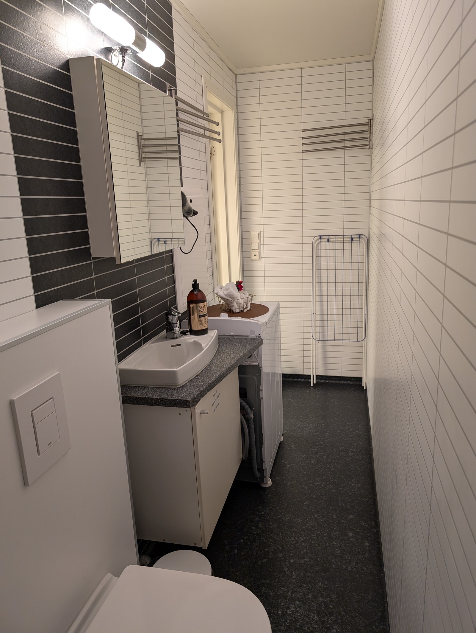 Bad m/vaskemaskin Galleribilde