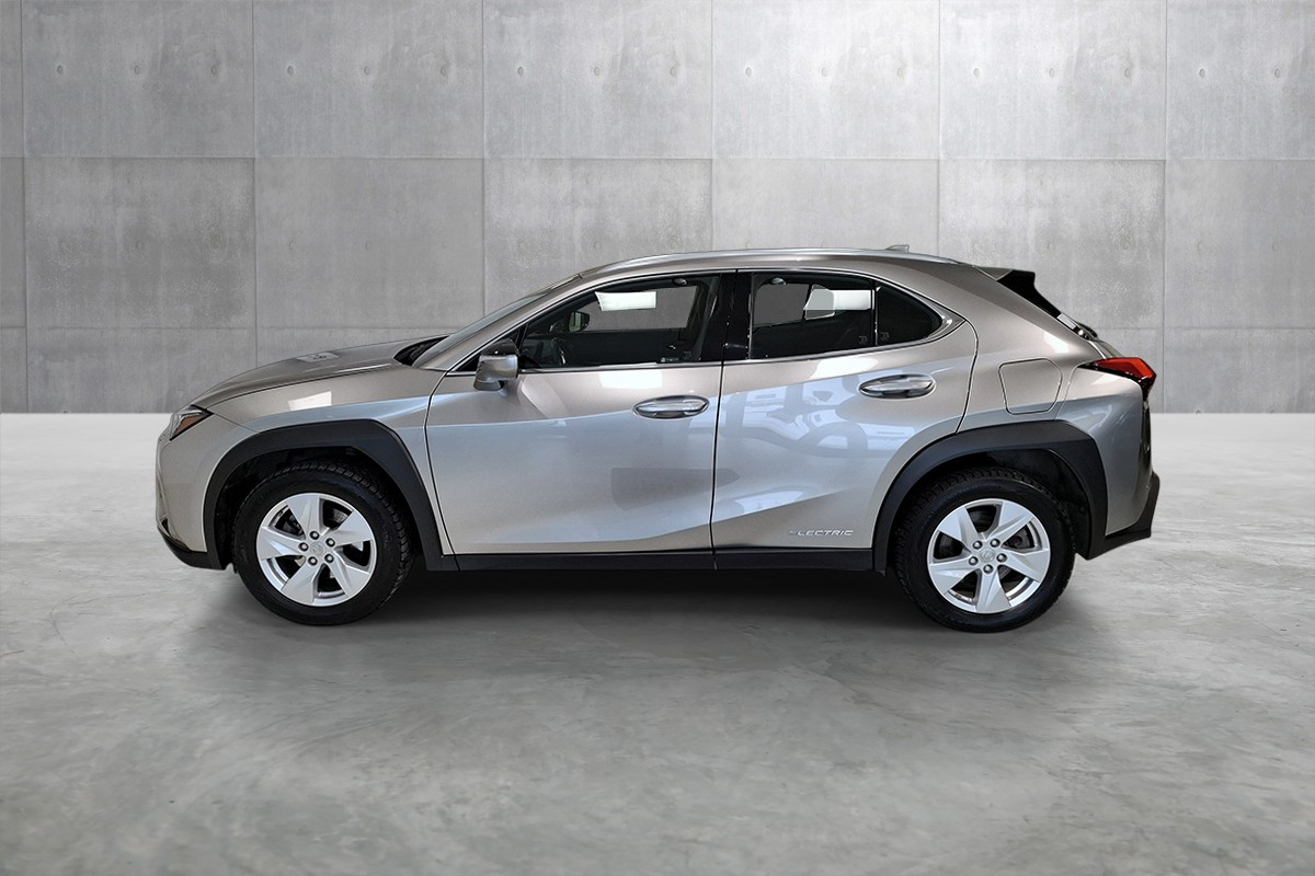Lexus UX 300e FWD Luxury 3