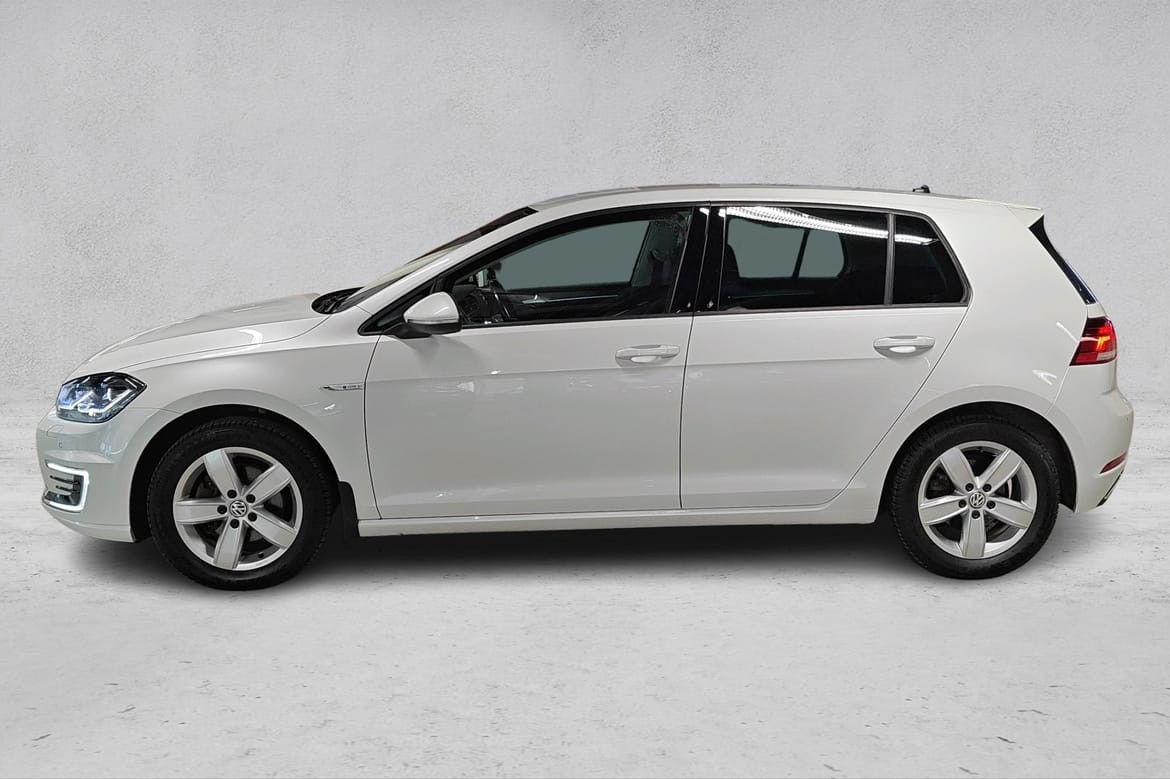 Volkswagen Golf Exclusive I Helskinn I Krok I ActivInfo I Keyless I 2