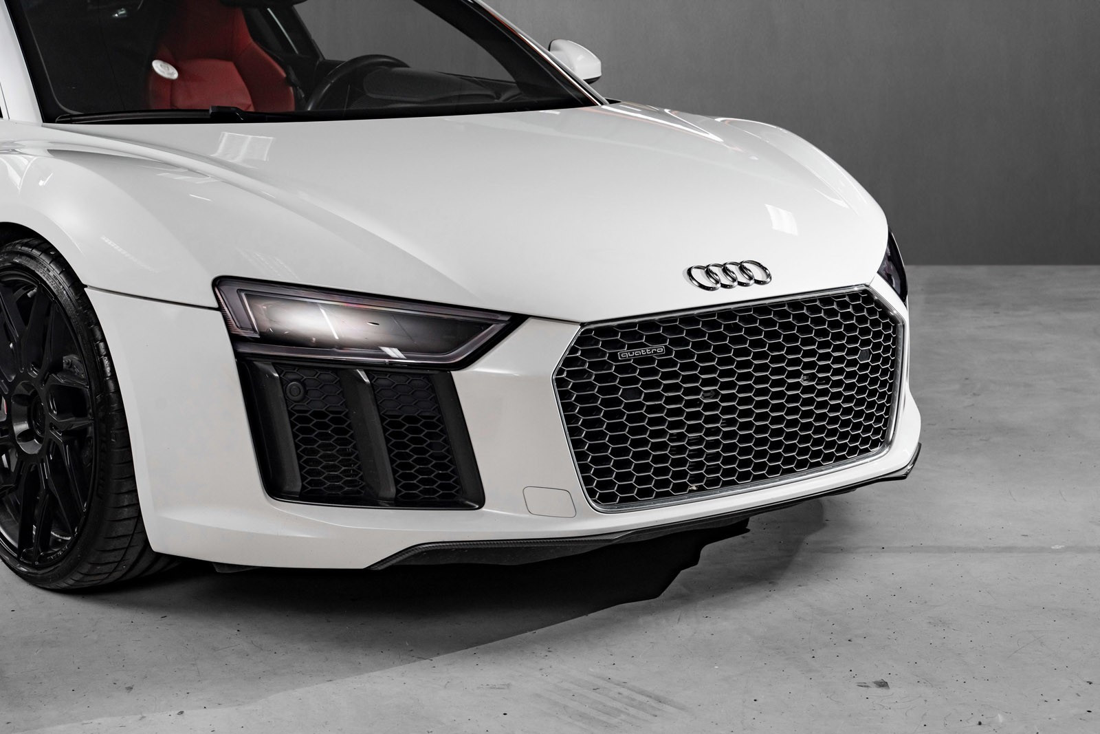 Audi R8 V10 pluss 610hk Coupé/ Karbon/ Sports eksos/ B&O++ 2