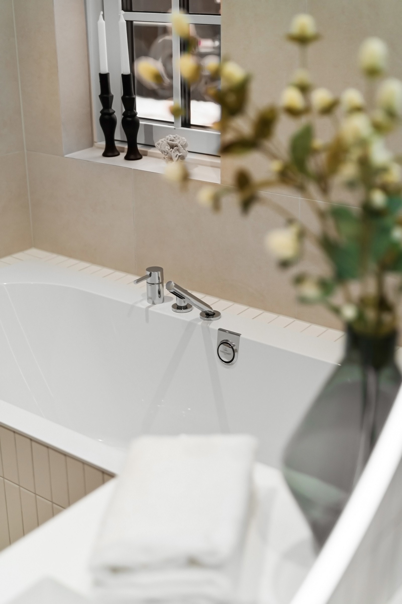 Innebygget badekar fra Villeroy & Boch Galleribilde