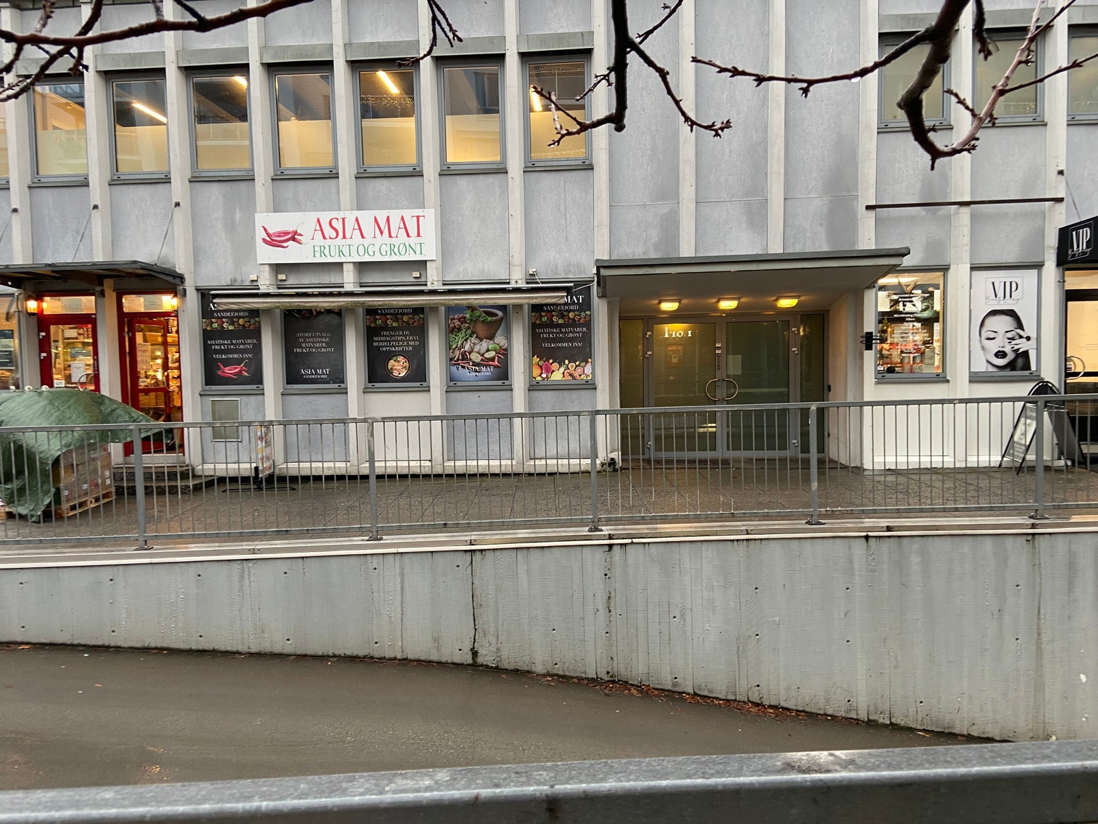 Fasade mot inngang Galleribilde