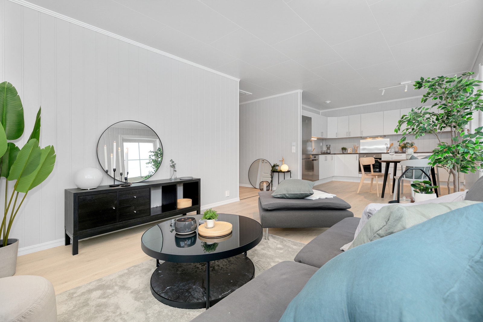 Åpen stue og kjøkkenløsning, romslig lys og trivelig hjørneleilighet, Galleribilde