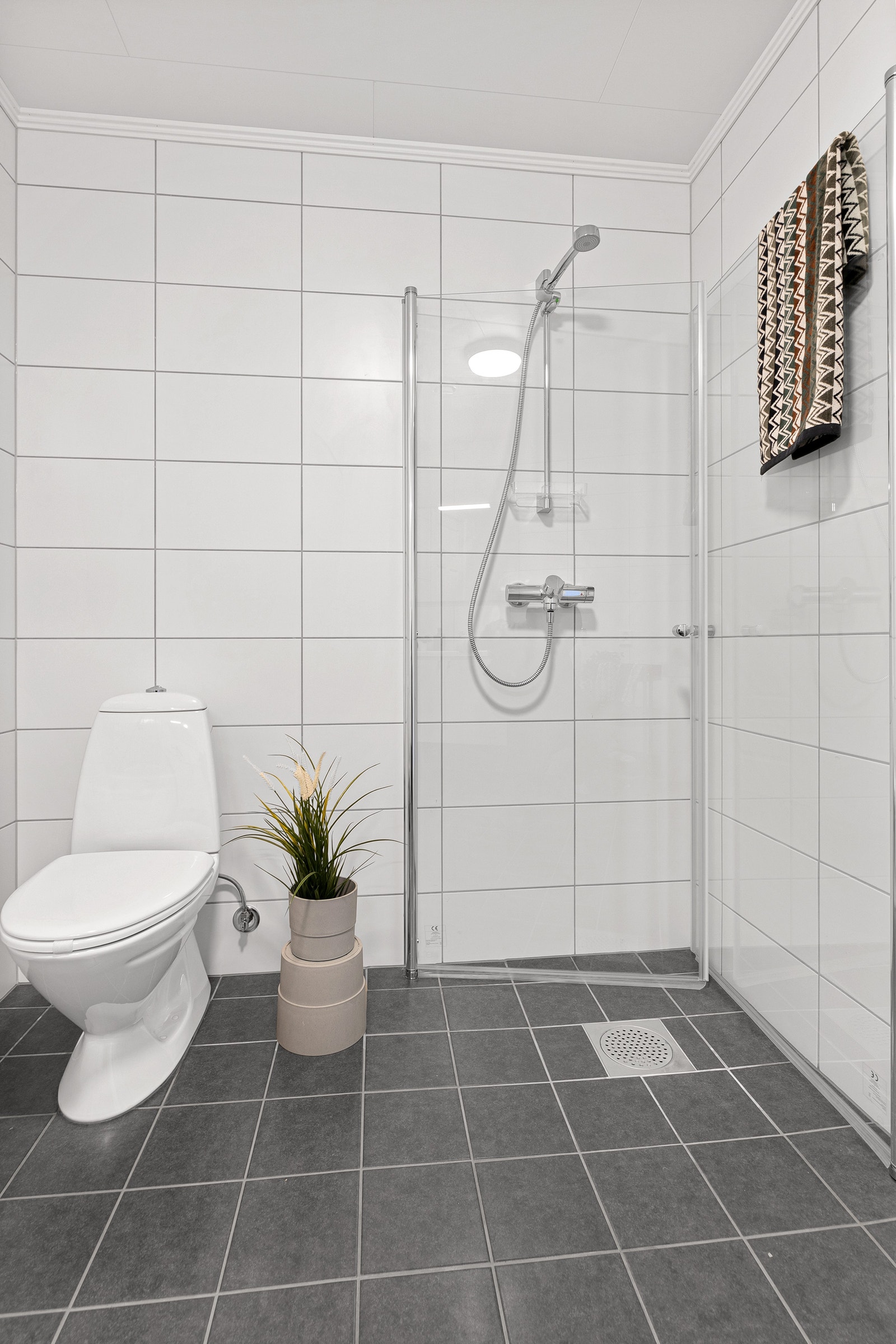 Bad med dusjhjørne Galleribilde