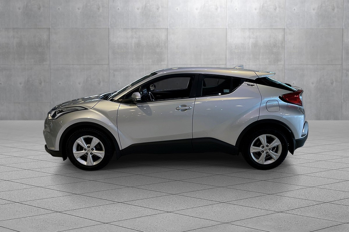 Toyota C-HR 1,2T Active 4WD aut 1 eier , sjekk servicehistorikk! 2