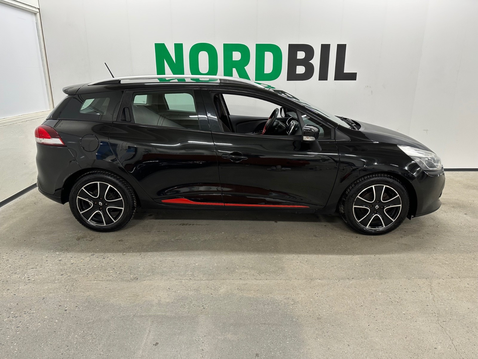 Renault Clio 1.5TDi SportTourer / Eu Mars 2026! / TØFF BIL -MÅ SEES! 3