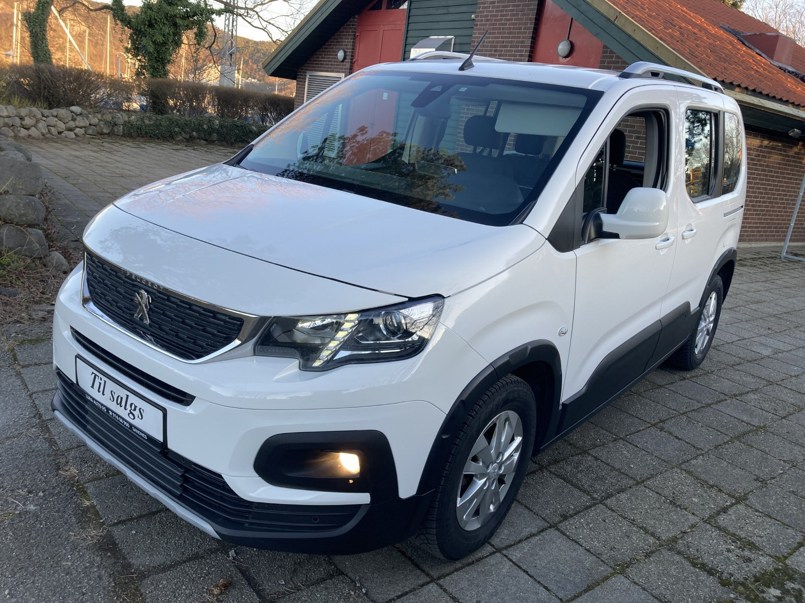Peugeot Rifter L1 Allure 1,5 BlueHDi 130 aut m/DAB+/Krok